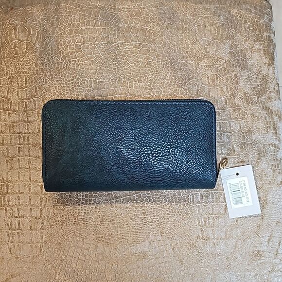 NWT Leather Wristlet - Picture 2 of 9